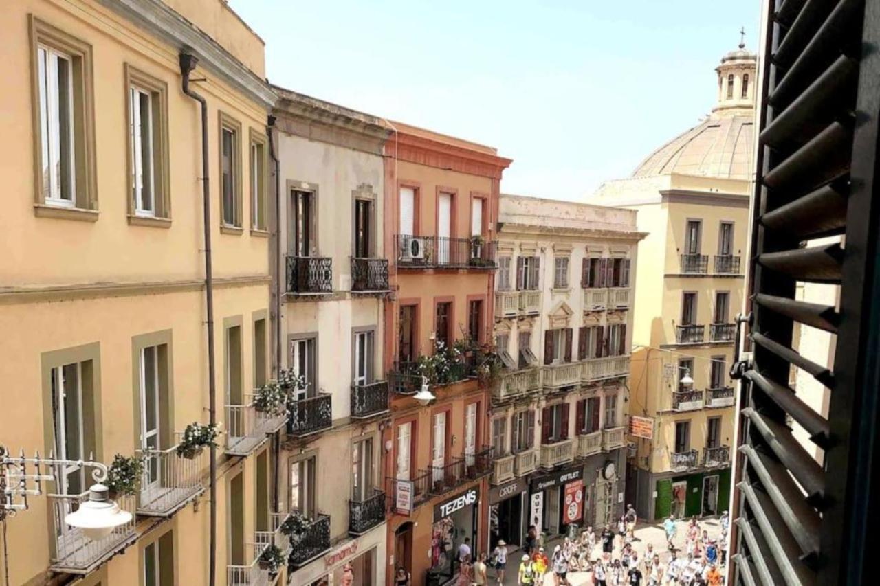 Appartamento Cagliari Centro Con Vista Sul Porto Luaran gambar